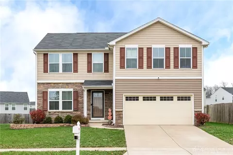 1207 Shannon Ln, Xenia, OH 45385