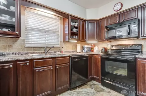 358 Carlyle Cir, Kettering, OH 45429 photo 19