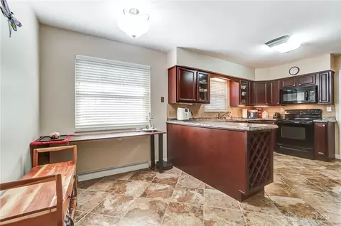 358 Carlyle Cir, Kettering, OH 45429 photo 24