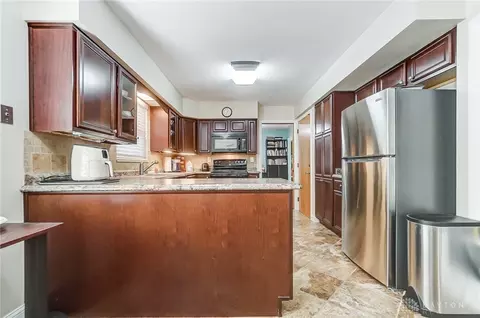 358 Carlyle Cir, Kettering, OH 45429 photo 23