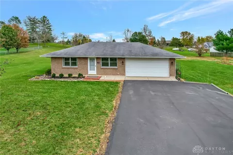 170 Norseman Dr, Eaton, OH 45320