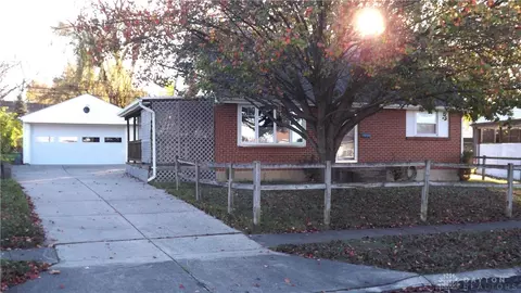 5462 Duquesne Ave, Riverside, OH 45431