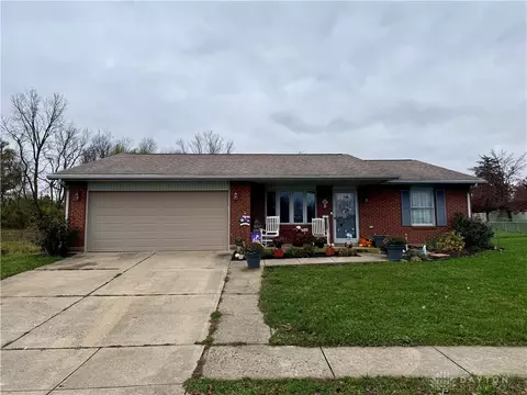 118 Ronald Dr, Lewisburg, OH 45338