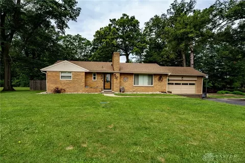 6165 Shady Oak St, Dayton, OH 45424