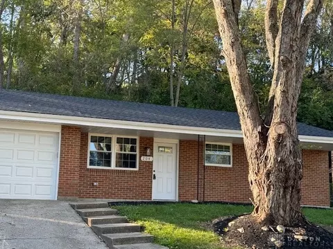 204 Belair Cir, Bellbrook, OH 45305