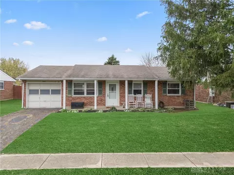 1080 Arkansas Dr, Xenia, OH 45385