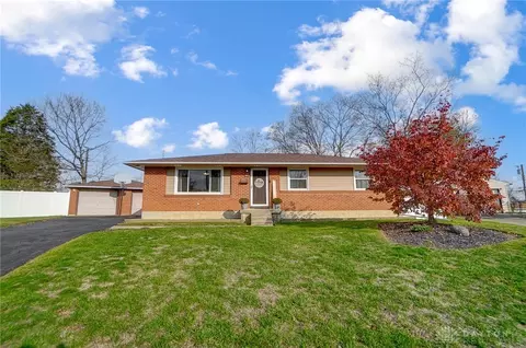 681 Wynwood Ct, Riverside, OH 45431