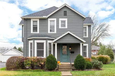 218 S 3rd St, Tipp City, OH 45371