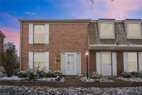 1431 Crown Point Ct, Dayton, OH 45434