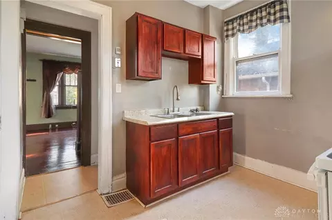 449 Purcell Ave, Cincinnati, OH 45205 photo 10
