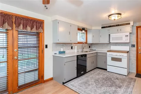 38 N Douglas Ave, Springfield, OH 45503 photo 9