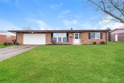 109 Havenwood Dr, Englewood, OH 45322