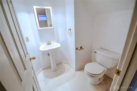 Bath - 1401 Abingdon Rd, Kettering, OH 45409 photo 2 of 2