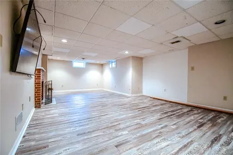 Living - 1401 Abingdon Rd, Kettering, OH 45409 photo 7 of 7