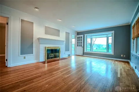 Living - 1401 Abingdon Rd, Kettering, OH 45409 photo 1 of 7