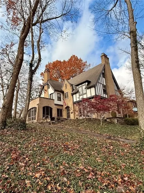 141 Squirrel Rd, Dayton, OH 45405