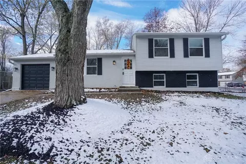 5735 E Tall Oaks Dr, Milford, OH 45150