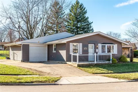 1756 Beaver Creek Ln, Dayton, OH 45429