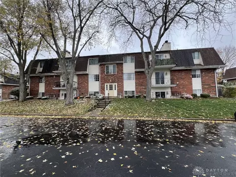 8839 Washington Colony Dr, Dayton, OH 45458
