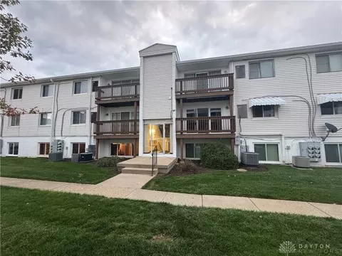 2235 Coach Dr #D, Kettering, OH 45440