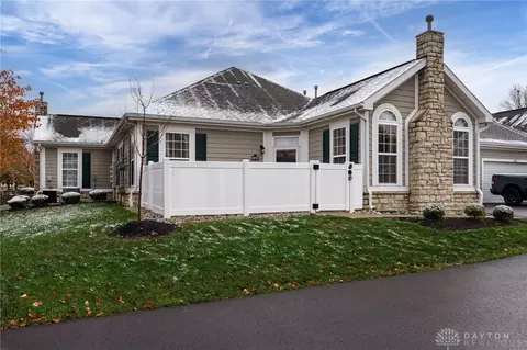 4650 Cobblestone Dr, Tipp City, OH 45371