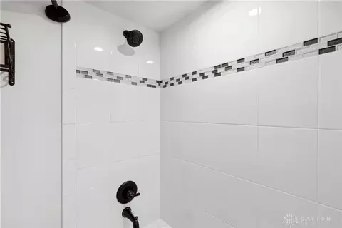 Bath - 603 Foxtail Ct, Troy, OH 45373 photo 8 of 8