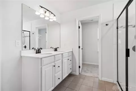 Bath - 603 Foxtail Ct, Troy, OH 45373 photo 4 of 8