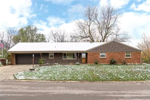 257 Tauber Dr, Centerville, OH 45458