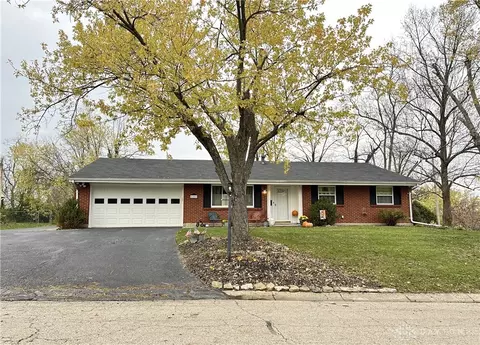 6203 Pine Cone Dr, West Carrollton, OH 45449