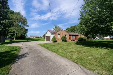 Exterior - 5555 Middle Urbana Rd, Springfield, OH 45502 photo 2 of 5