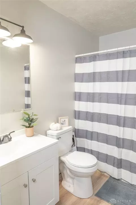 Bath - 5555 Middle Urbana Rd, Springfield, OH 45502 photo 2 of 2
