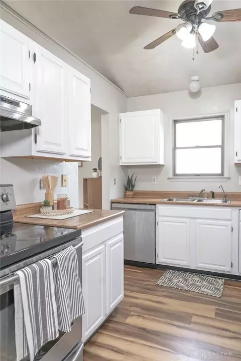 Kitchen - 5555 Middle Urbana Rd, Springfield, OH 45502 photo 2 of 2