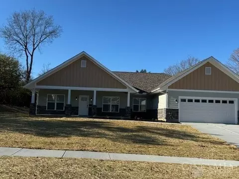 16 Aberdeen Dr, Middletown, OH 45042