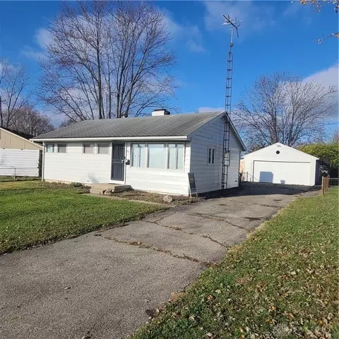 4395 Thompson Dr, Dayton, OH 45416