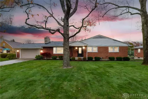 121 Stolz Dr, Middletown, OH 45042