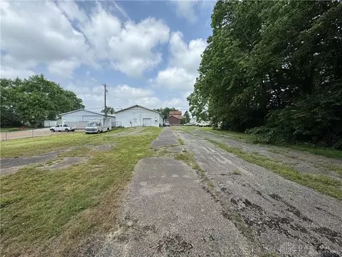 Exterior - 972 S Main St, Franklin, OH 45005 photo 9 of 12