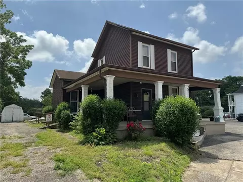 Exterior - 972 S Main St, Franklin, OH 45005 photo 3 of 12