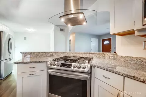 Kitchen - 2832 Powhattan Pl, Kettering, OH 45420 photo 5 of 7