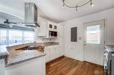 Kitchen - 2832 Powhattan Pl, Kettering, OH 45420 photo 3 of 7