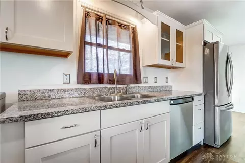Kitchen - 2832 Powhattan Pl, Kettering, OH 45420 photo 7 of 7