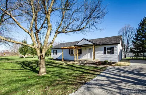 12 Lakengren Dr, Eaton, OH 45320