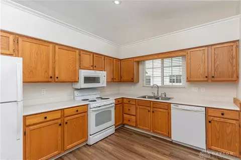 Kitchen - 1738 Yardley Cir, Dayton, OH 45459 photo 2 of 3