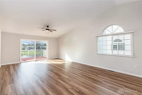 Living - 1738 Yardley Cir, Dayton, OH 45459 photo 2 of 4