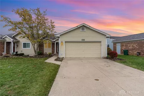 1738 Yardley Cir, Dayton, OH 45459