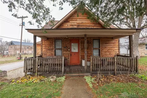 8 W Walnut St, Spring Valley, OH 45370