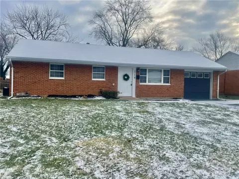 319 Lutz Dr, Englewood, OH 45322