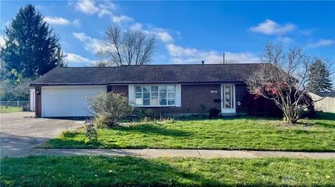 2976 Westcott Dr, Kettering, OH 45420