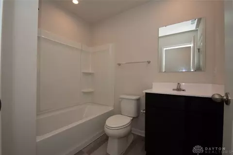 Bath - 190 Chesapeake Cir, Springfield, OH 45505 photo 3 of 3