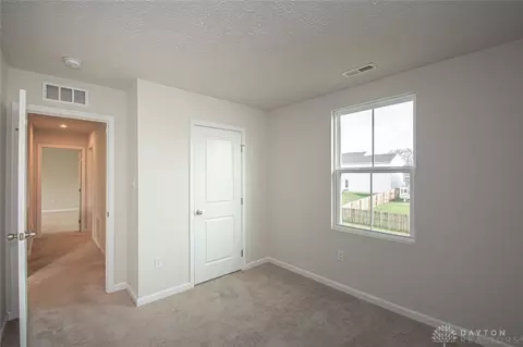 Bedroom - 190 Chesapeake Cir, Springfield, OH 45505 photo 3 of 8