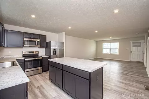 Kitchen - 190 Chesapeake Cir, Springfield, OH 45505 photo 6 of 6